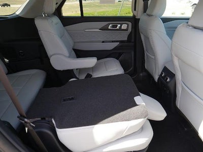 2026 Ford Explorer Platinum 4WD