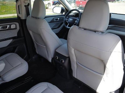 2026 Ford Explorer Platinum 4WD