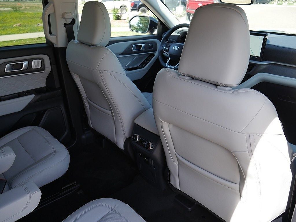 2026 Ford Explorer Platinum 4WD
