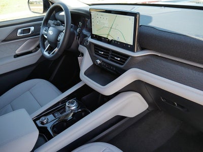 2026 Ford Explorer Platinum 4WD