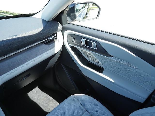 2026 Ford Explorer Platinum 4WD