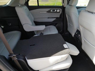 2026 Ford Explorer Platinum 4WD