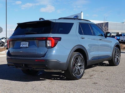 2025 Ford Explorer ST-Line AWD