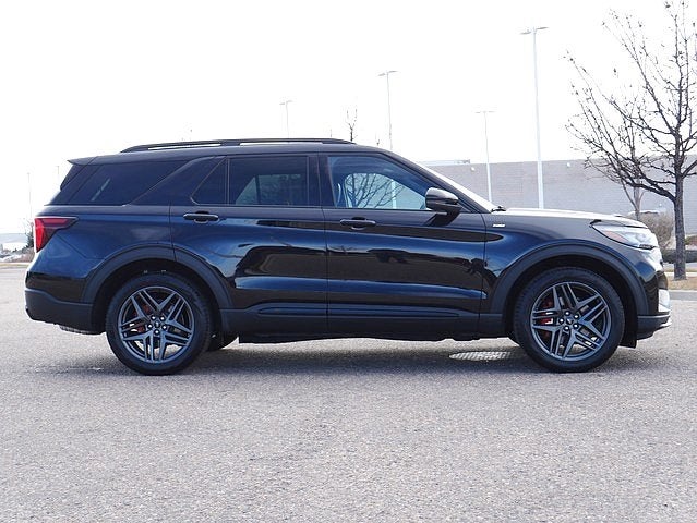 2025 Ford Explorer ST-Line AWD