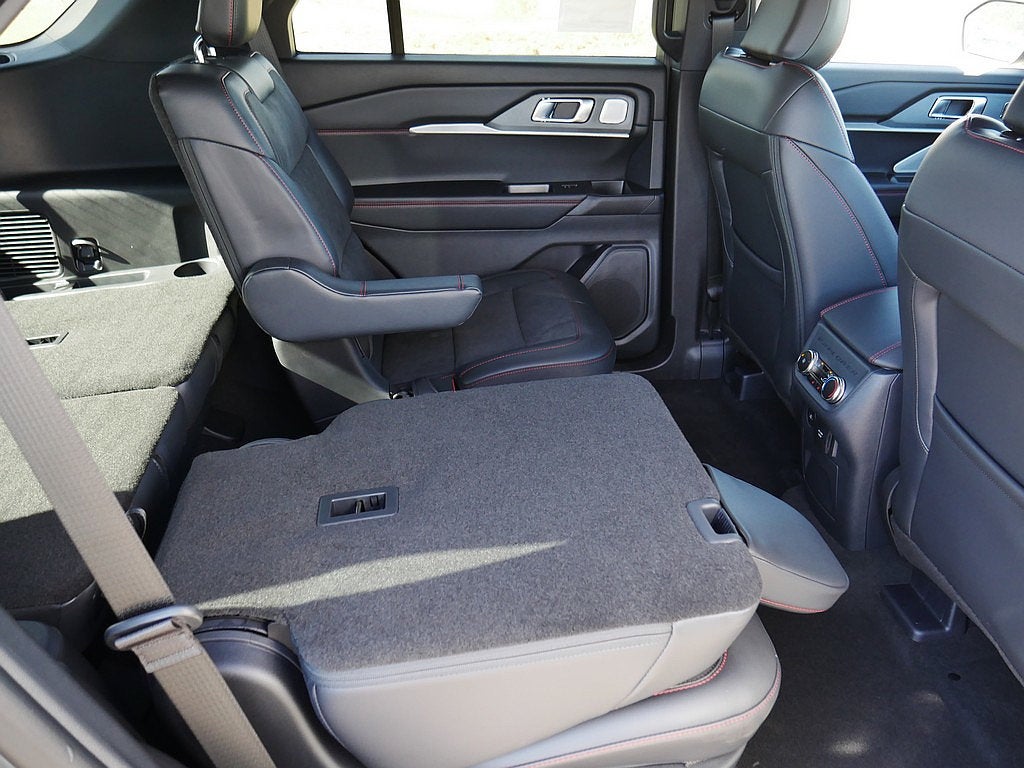 2026 Ford Explorer ST 4WD