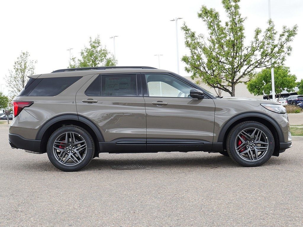 2026 Ford Explorer ST 4WD