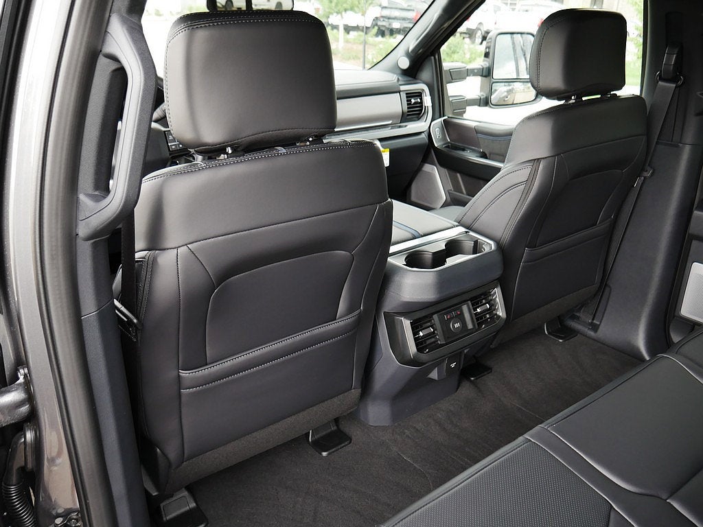 2027 Ford F-350SD Platinum CREW 4WD
