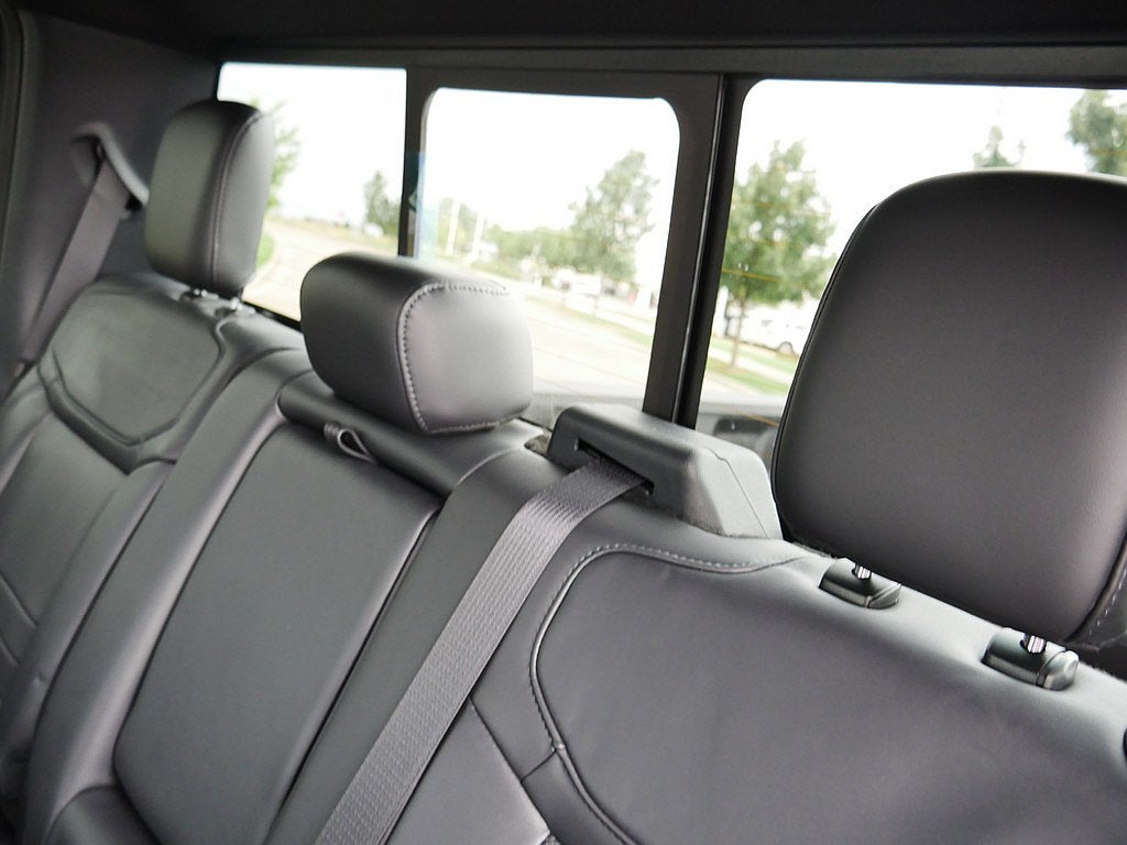 2027 Ford F-350SD Platinum CREW 4WD