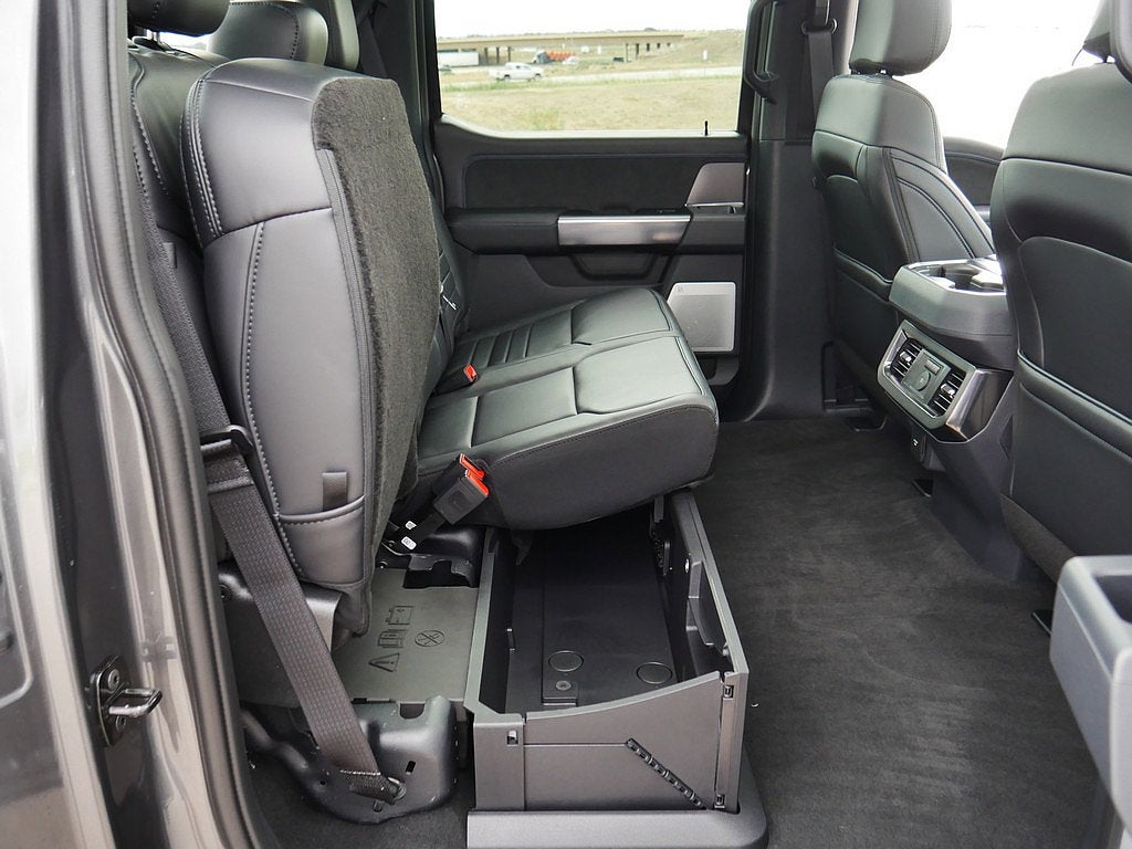 2027 Ford F-350SD Platinum CREW 4WD