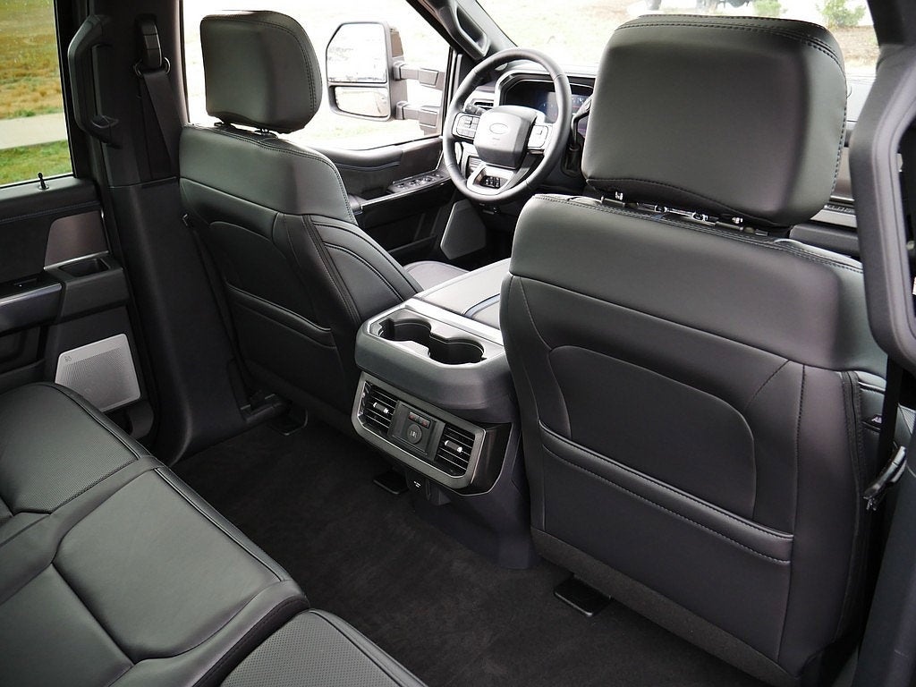 2027 Ford F-350SD Platinum CREW 4WD