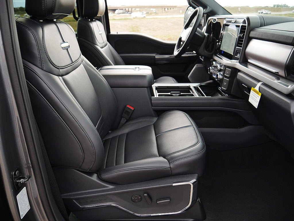 2027 Ford F-350SD Platinum CREW 4WD