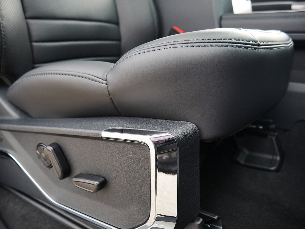 2027 Ford F-350SD Platinum CREW 4WD