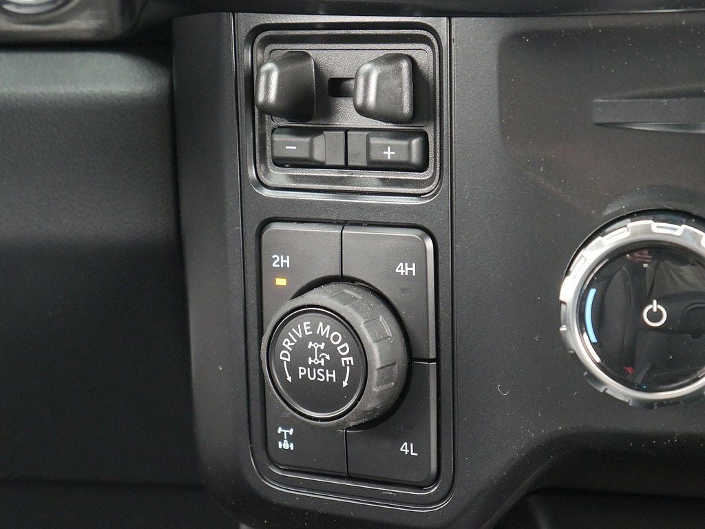 2026 Ford F-350SD Lariat CREW 4WD