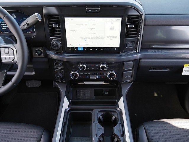 2025 Ford F-350SD Lariat CREW 4WD