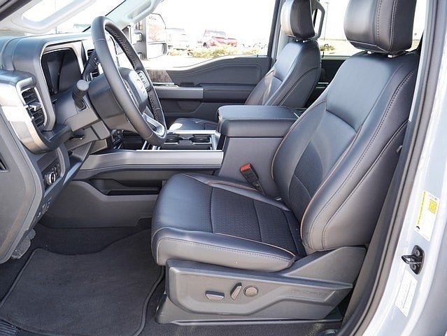 2025 Ford F-350SD Lariat CREW 4WD