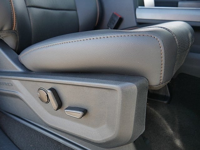 2025 Ford F-350SD Lariat CREW 4WD