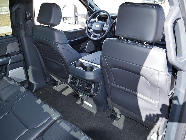 2025 Ford F-350SD Platinum CREW 4WD