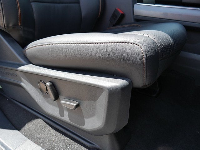 2025 Ford F-350SD Lariat CREW 4WD