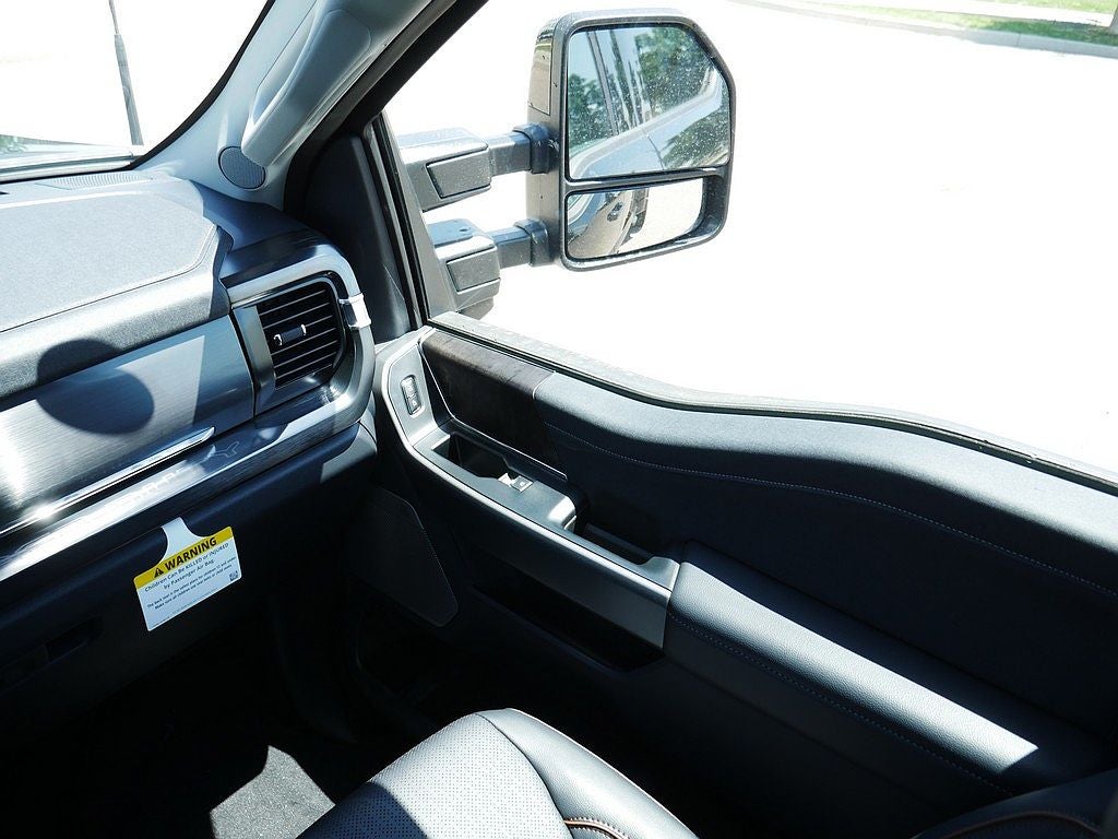 2026 Ford F-350SD Lariat DRW 4WD