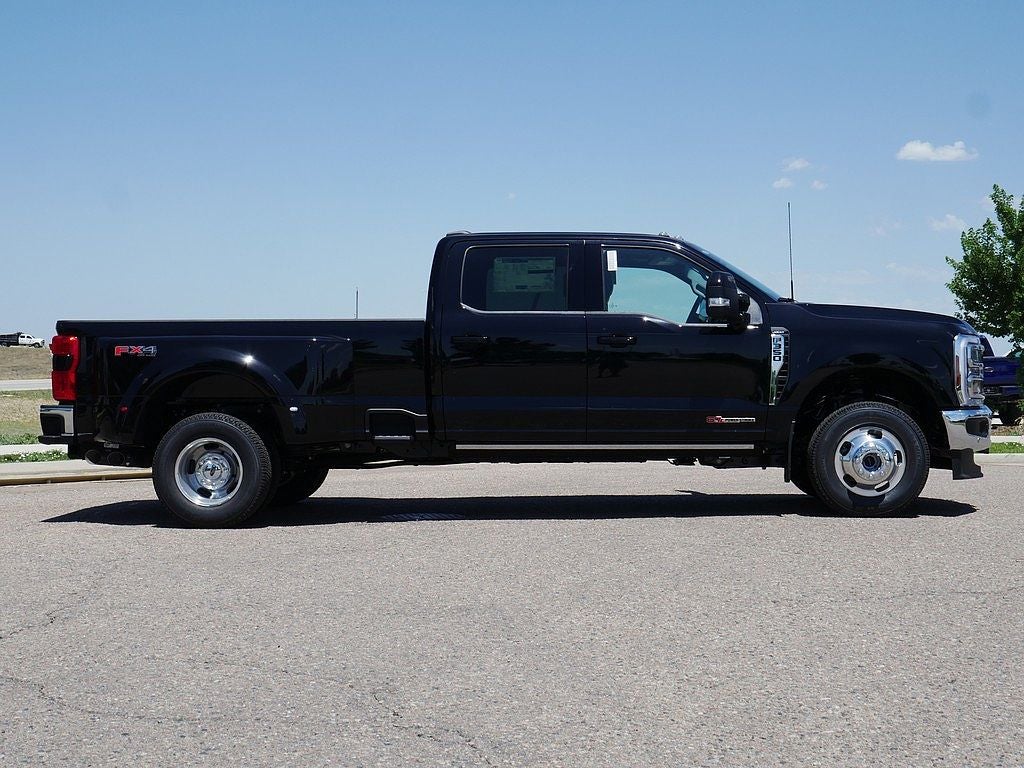 2026 Ford F-350SD Lariat DRW 4WD