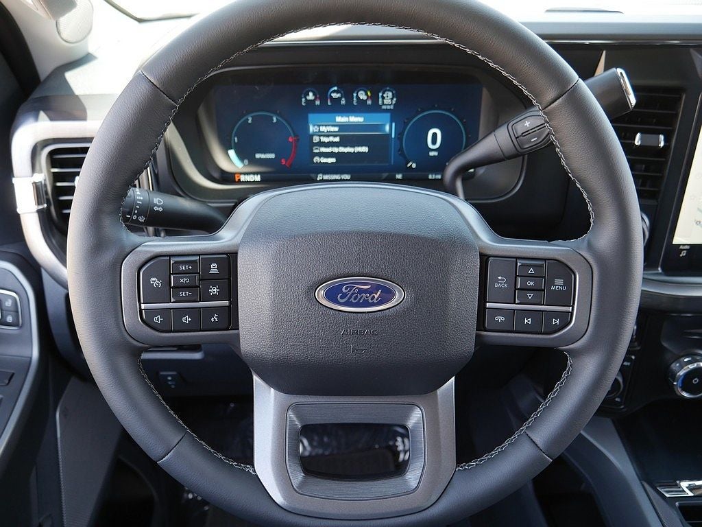2026 Ford F-350SD Lariat DRW 4WD