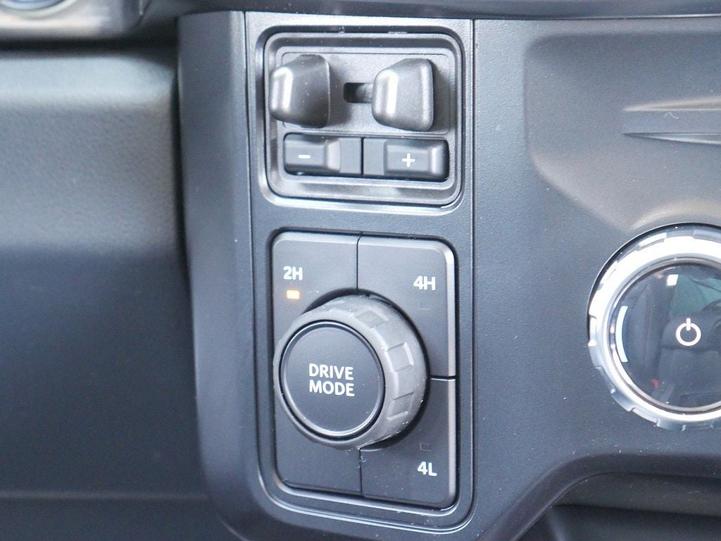 2026 Ford F-350SD Lariat DRW 4WD