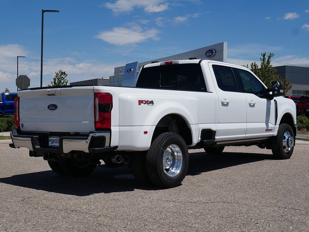 2026 Ford F-350SD Lariat DRW 4WD