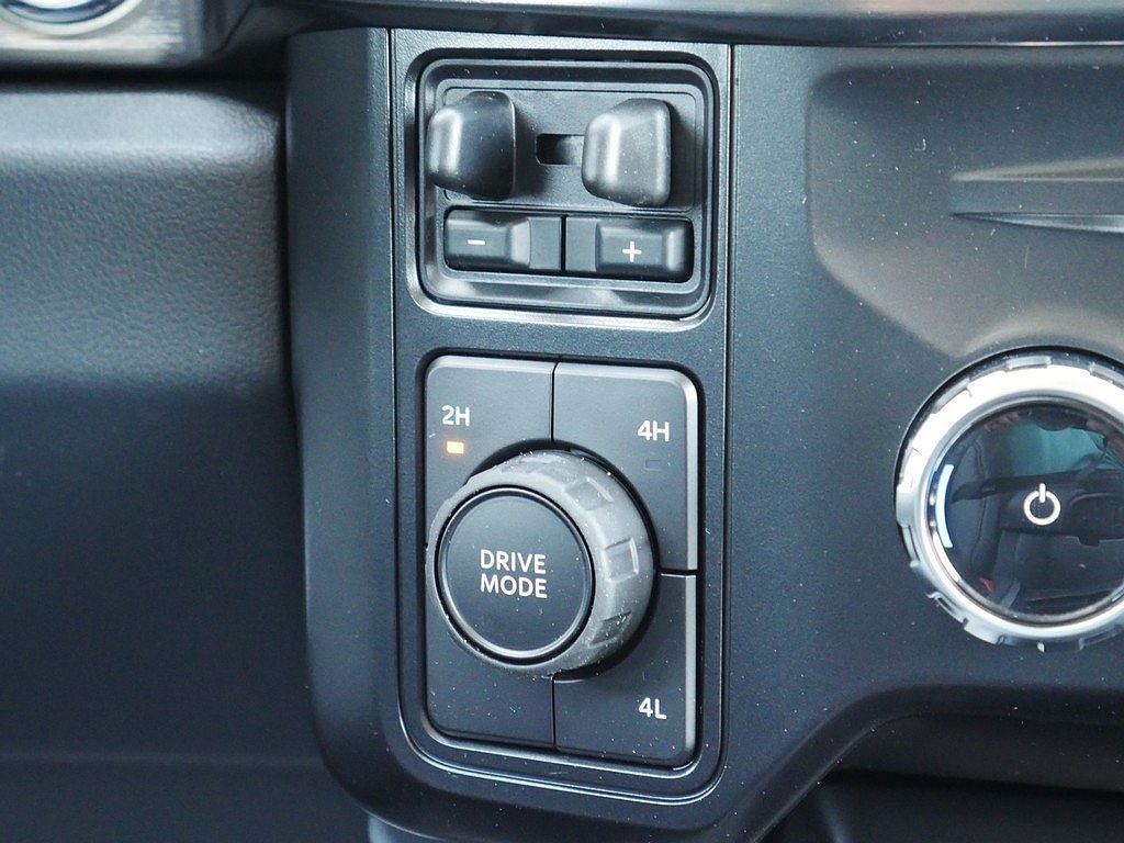 2026 Ford F-350SD Lariat DRW 4WD