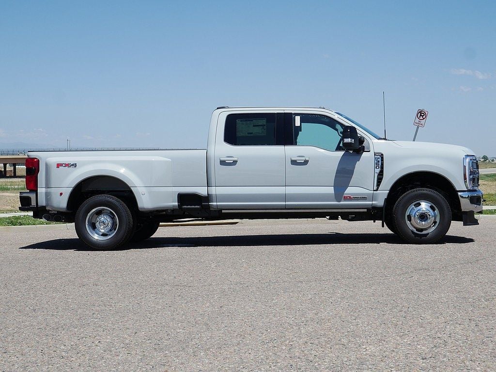 2026 Ford F-350SD Lariat DRW 4WD