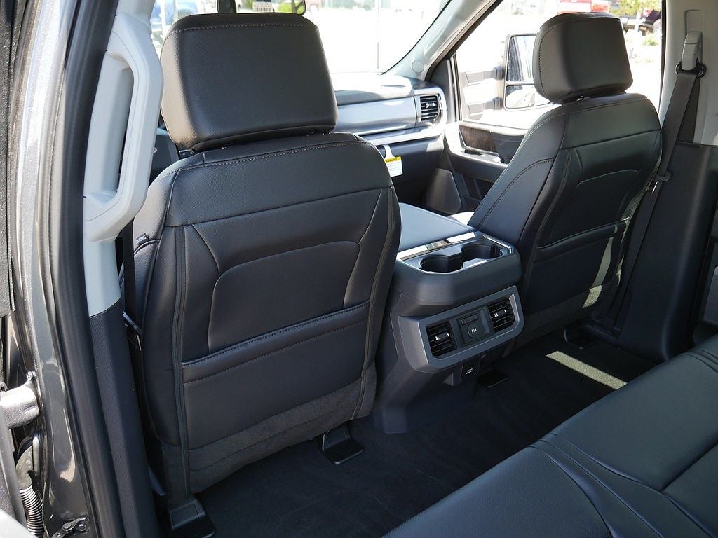 2026 Ford F-350SD Lariat DRW 4WD