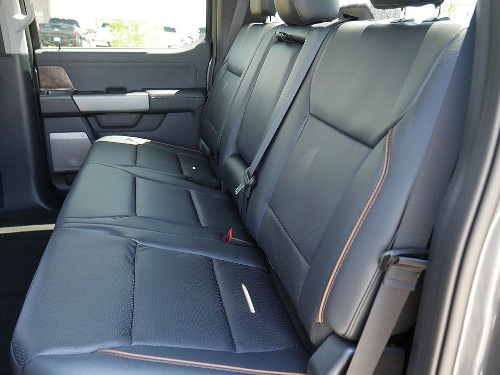 2026 Ford F-350SD Lariat DRW 4WD