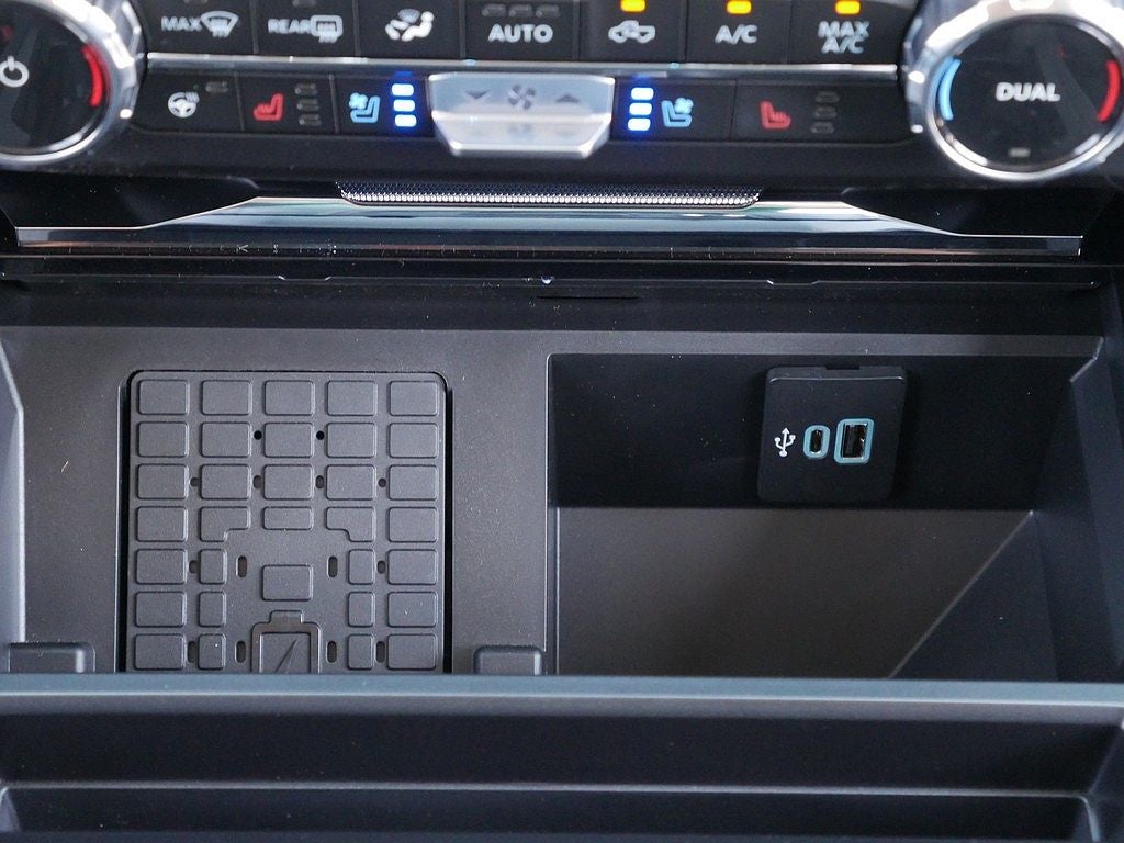 2026 Ford F-350SD Lariat DRW 4WD