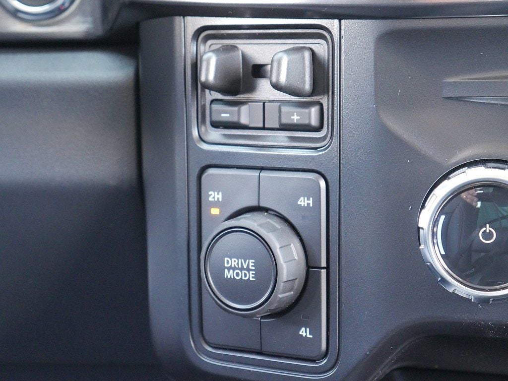 2026 Ford F-350SD Lariat DRW 4WD