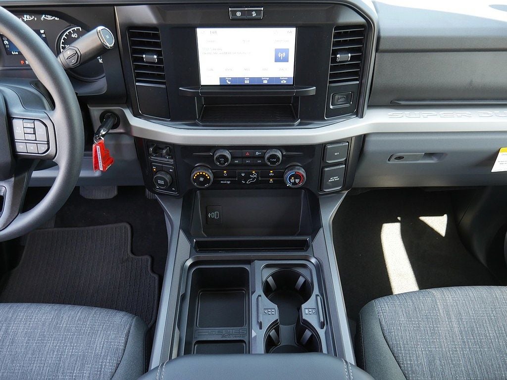 2026 Ford F-350SD XLT SUPER CAB 4WD