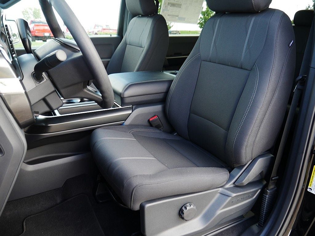2026 Ford F-150 STX LOBO CREW 4WD