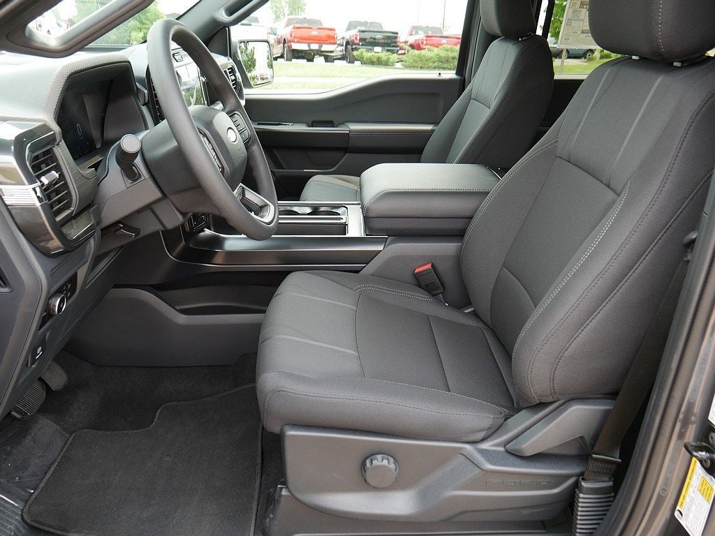 2026 Ford F-150 STX CREW 4WD