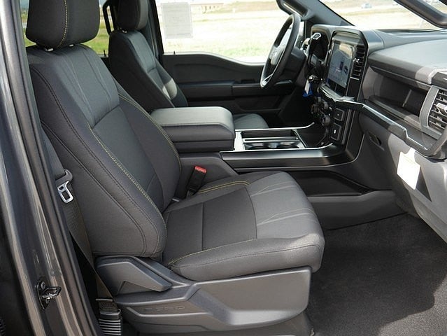 2025 Ford F-150 STX CREW 4WD