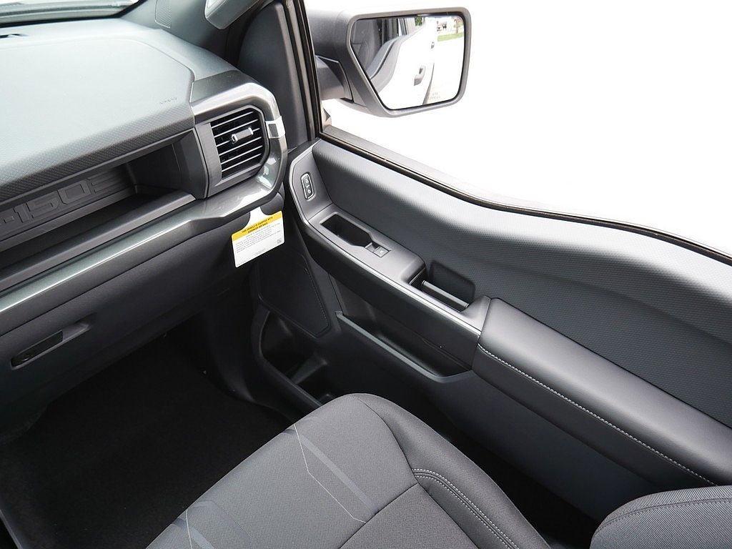 2026 Ford F-150 STX CREW 4WD