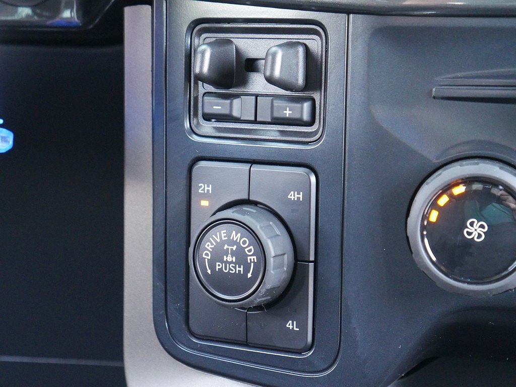 2026 Ford F-150 STX CREW 4WD