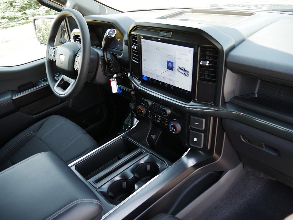 2026 Ford F-150 STX CREW 4WD