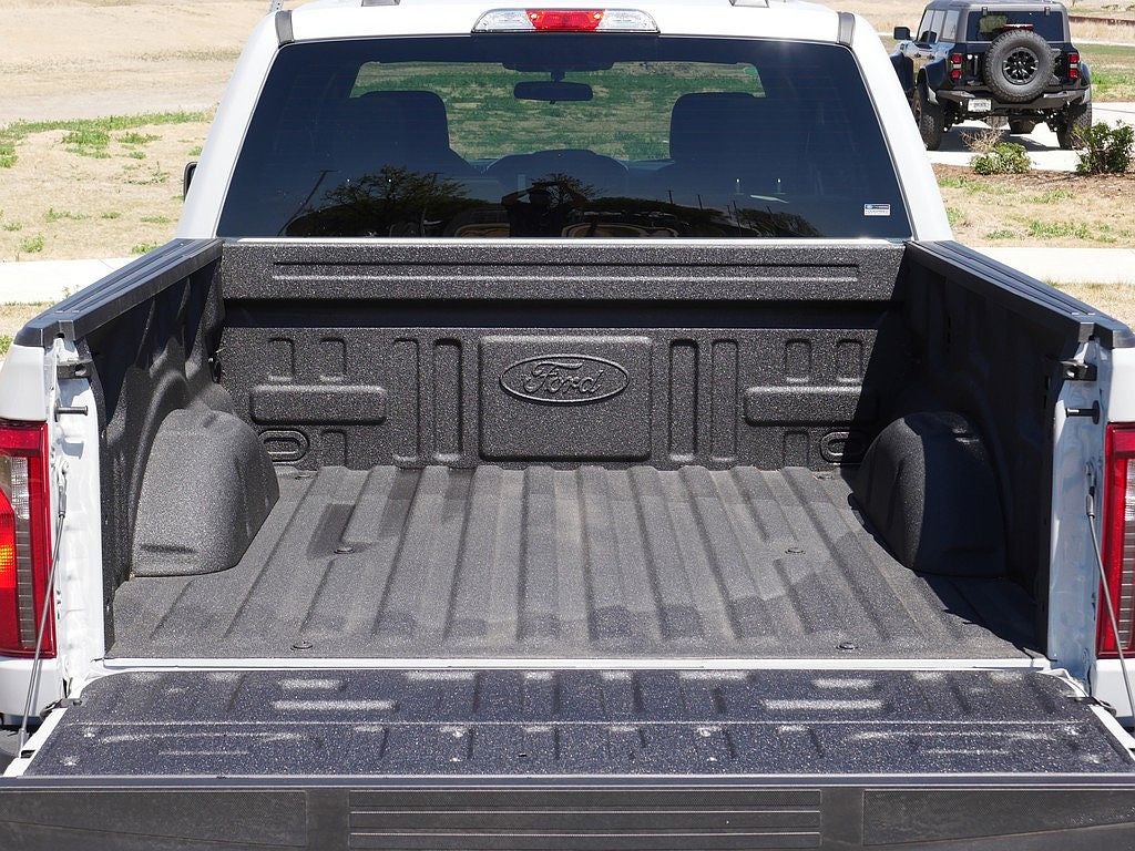 2026 Ford F-150 STX CREW 4WD