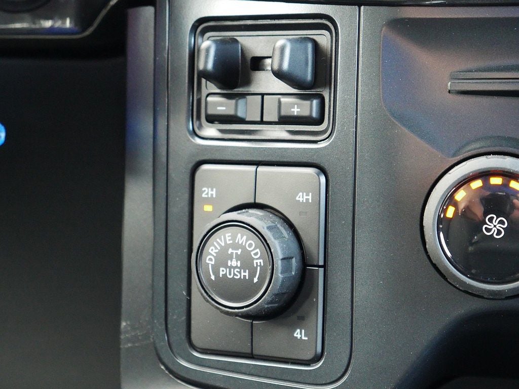 2026 Ford F-150 STX CREW 4WD