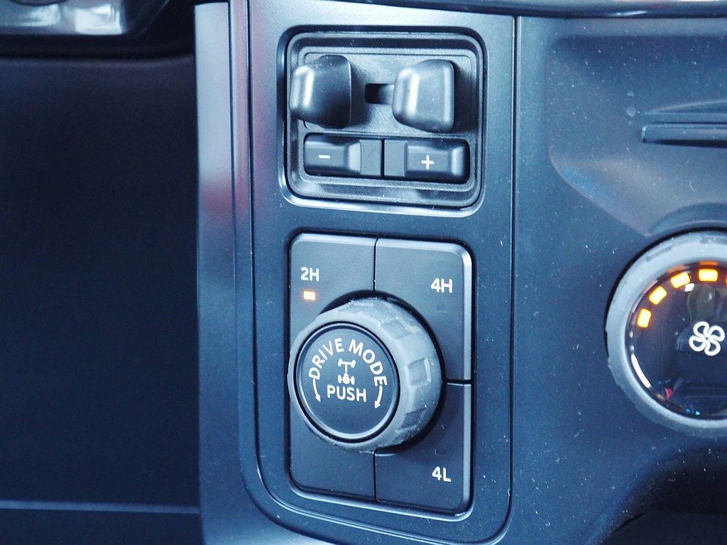 2026 Ford F-150 STX CREW 4WD