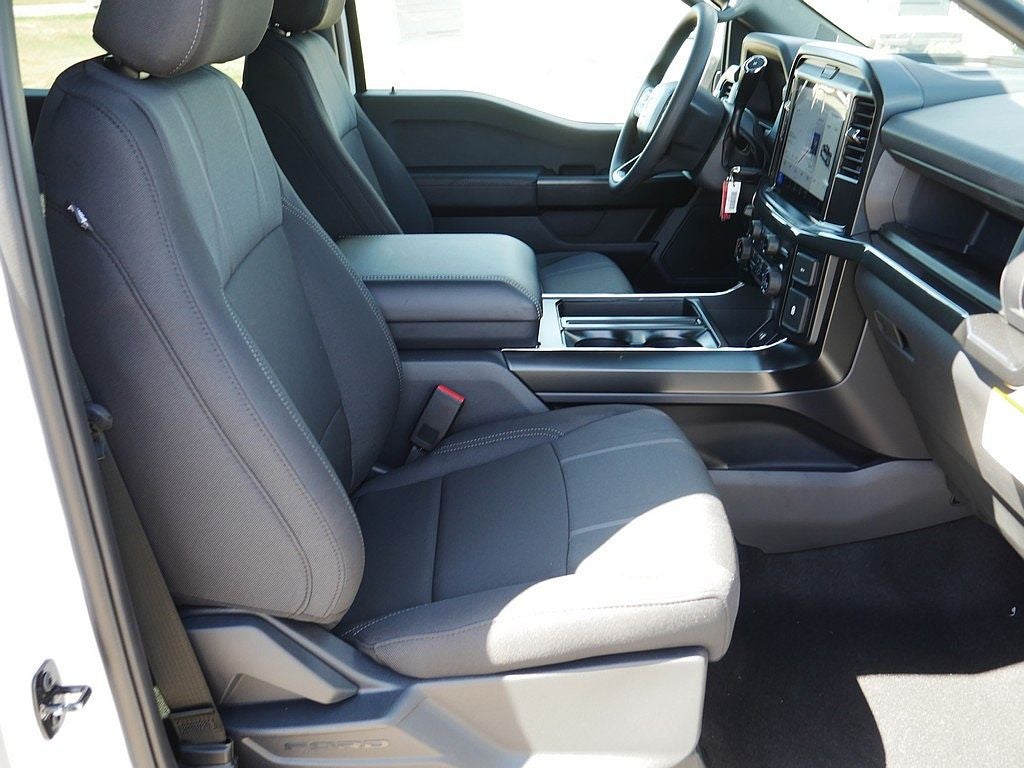 2026 Ford F-150 STX CREW 4WD