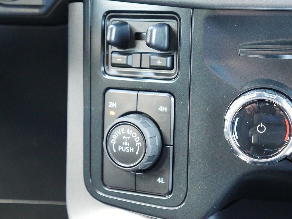 2026 Ford F-150 XLT CREW 4WD