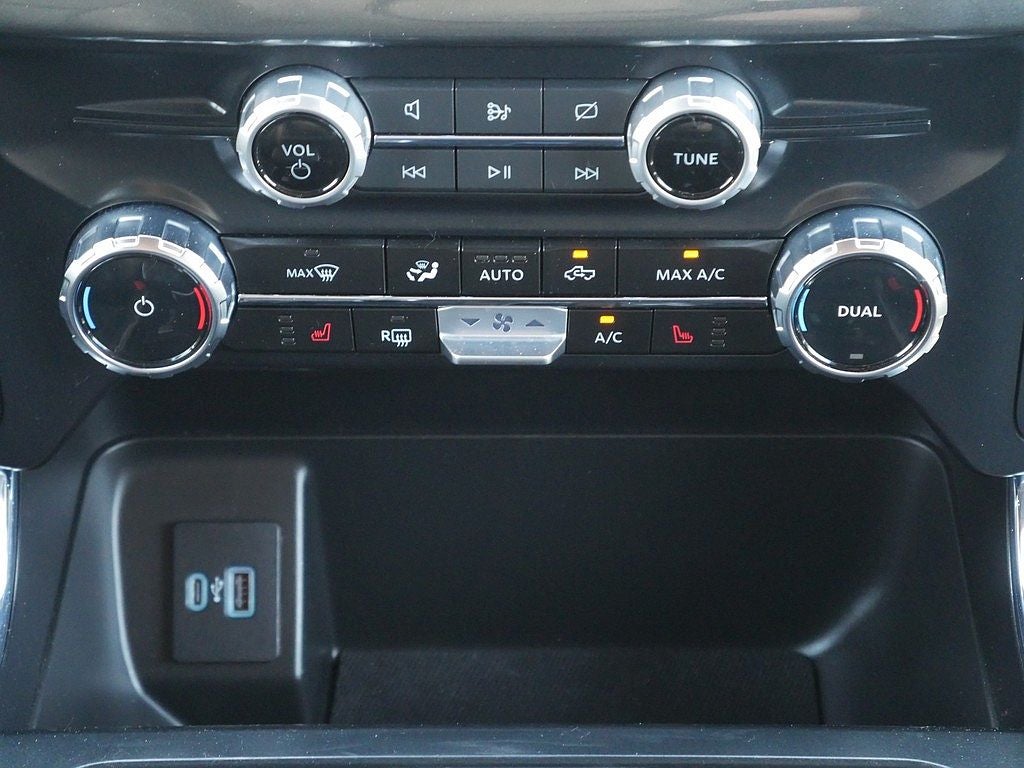 2023 Ford F-150 XLT CREW 5.0