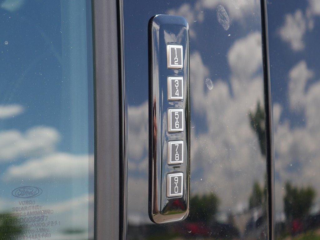 2023 Ford F-150 XLT CREW 5.0