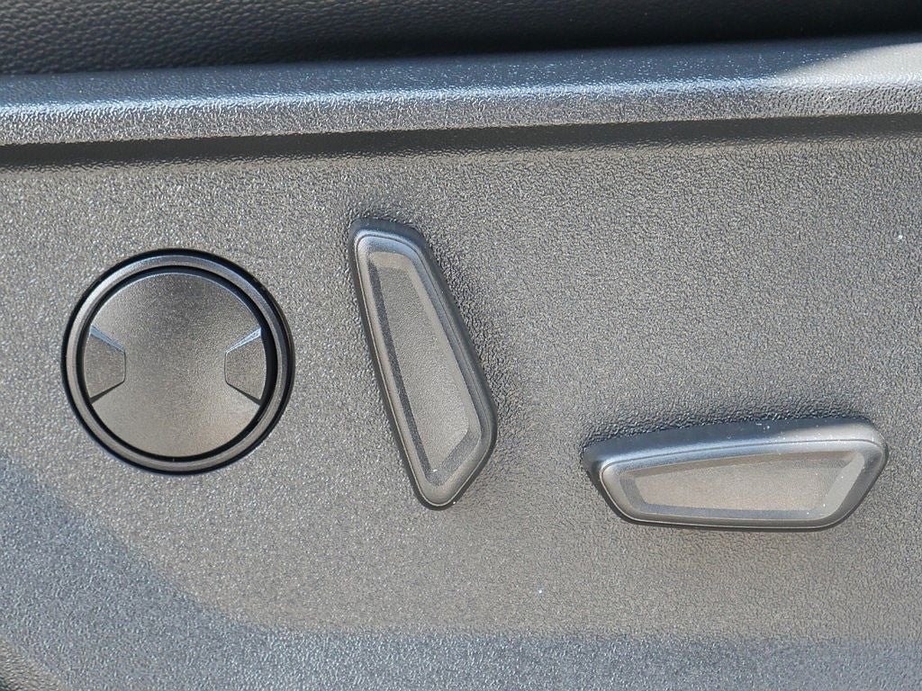 2023 Ford F-150 XLT CREW 5.0