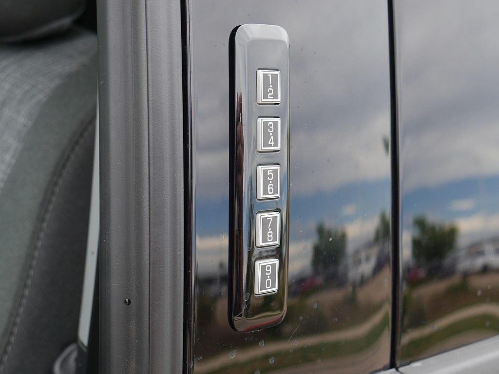 2023 Ford F-150 XLT CREW 5.0
