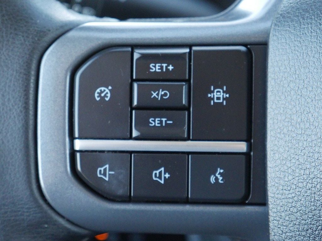 2023 Ford F-150 XLT CREW 5.0